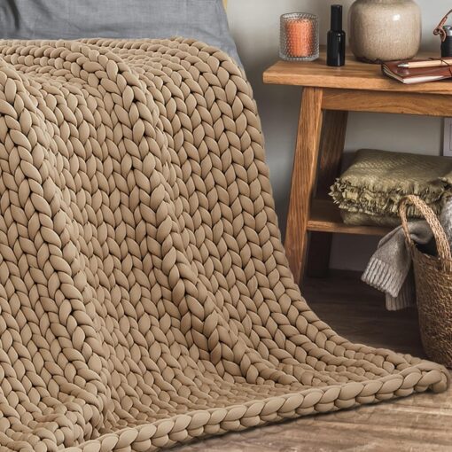 Hand-Knit Chunky Weighted Blanket - Image 3