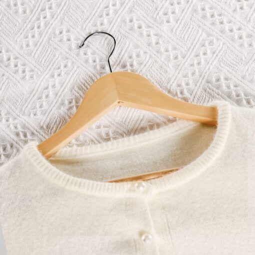 TOPIA Natural Wooden Hangers - 30 Pack - Image 4